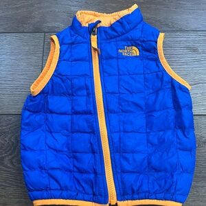 The North Face Baby Boys ThermoBall Zip-Up Vest Blue/Orange 18-24 M